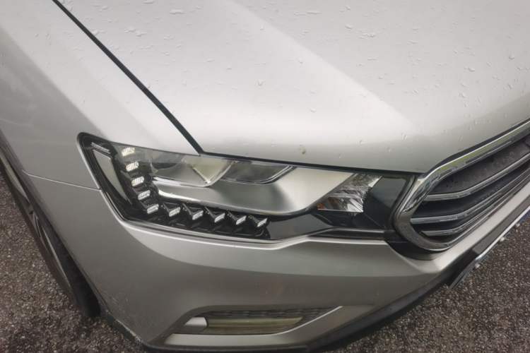 Used Haval H6 Coupe 2015 Blue Label 2.0T Manual Two-Wheel-Drive Elite Model Right Front Headlight