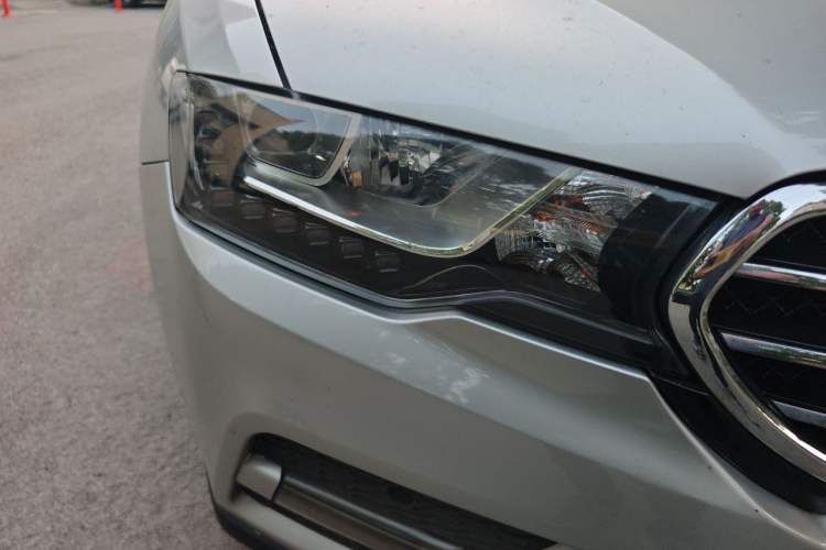 Used Haval H6 Coupe 2015 Blue Label 2.0T Manual Two-Wheel-Drive Elite Model Right Front Headlight