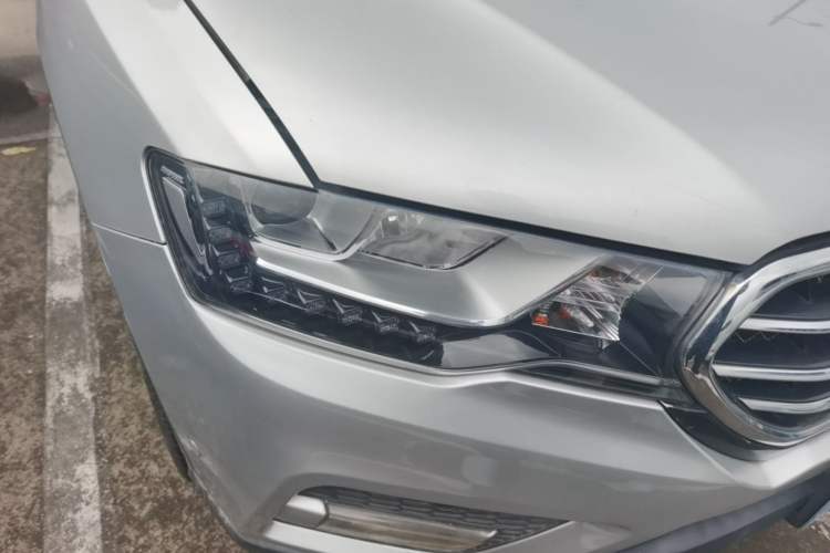 Used Haval H6 Coupe 2015 Blue-Label 2.0T Manual Two-Wheel Drive Prestige Model Right Front Headlight