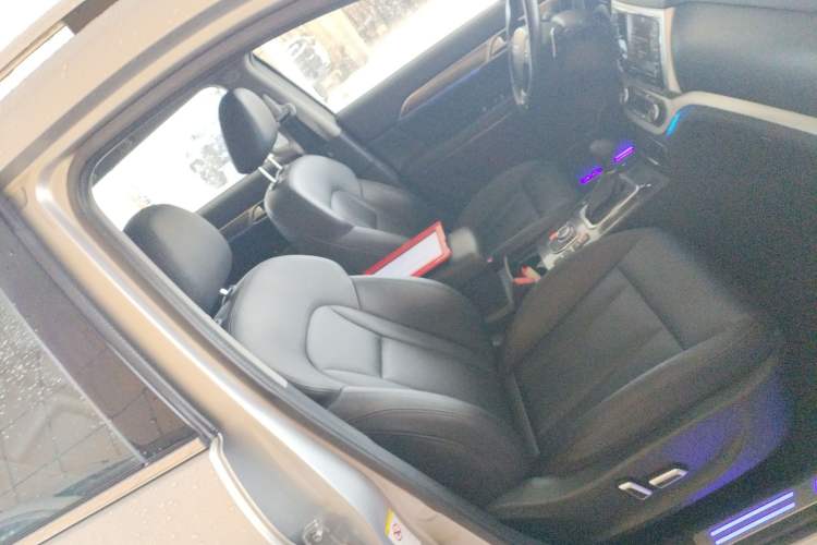 Used Haval H6 Coupe 2015 Blue Label 2.0T Automatic Two-Wheel Drive Elite Model Right Front Seat