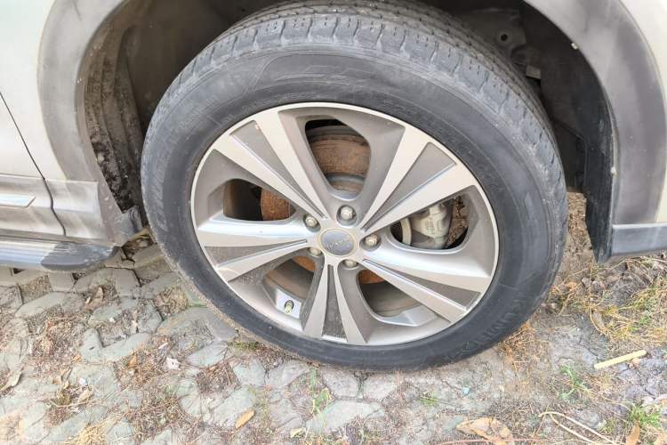 Used Haval H6 Coupe 2015 Blue Label 2.0T Manual Two-Wheel-Drive Elite Model Right Front Wheel Hub
