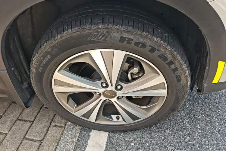 Used Haval H6 Coupe 2015 Blue Label 2.0T Manual Two-Wheel-Drive Elite Model Right Front Wheel Hub