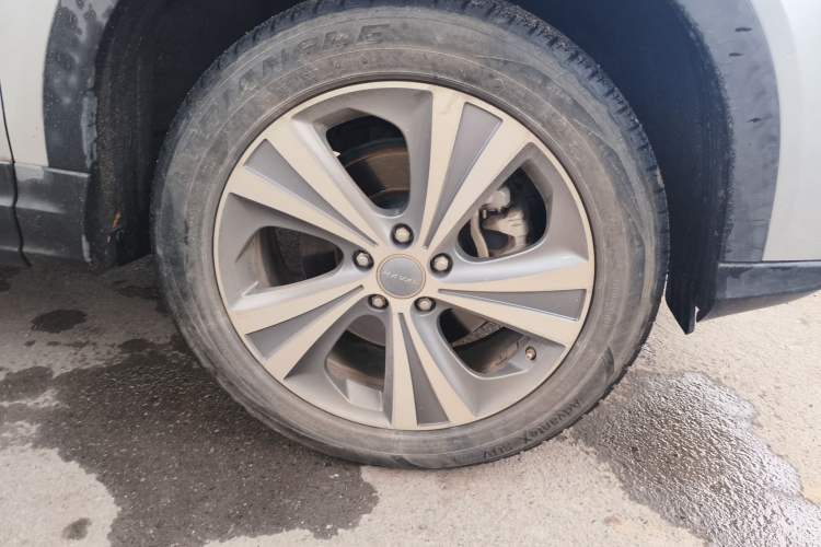 Used Haval H6 Coupe 2015 Blue Label 2.0T Automatic Two-Wheel Drive Prestige Model Right Front Wheel Hub