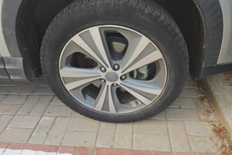 Used Haval H6 Coupe 2015 Blue Label 2.0T Automatic Two-Wheel Drive Prestige Model Right Front Wheel Hub