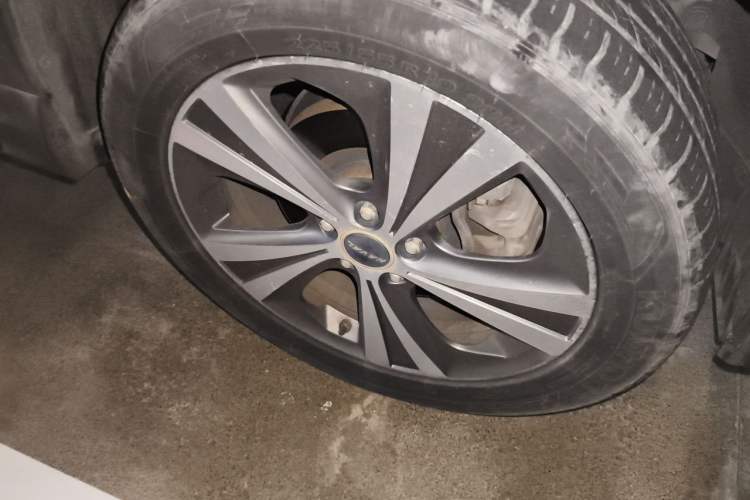 Used Haval H6 Coupe 2015 Blue Label 2.0T Automatic Two-Wheel Drive Elite Model Right Front Wheel Hub