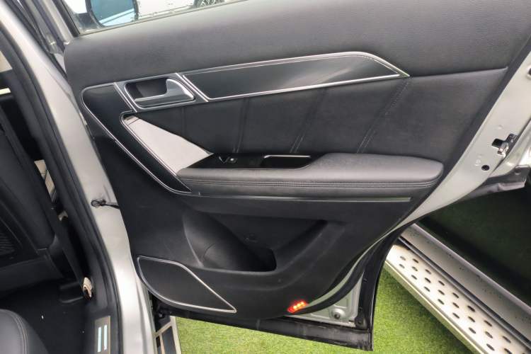 Used Haval H6 Coupe 2015 Blue Label 2.0T Automatic Two-Wheel Drive Elite Model Right Rear Door Interior