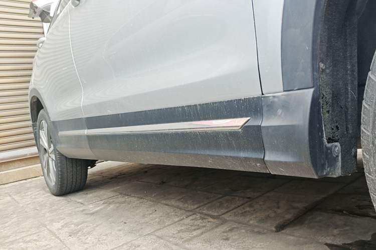 Used Haval H6 Coupe 2015 Blue Label 2.0T Manual Two-Wheel-Drive Elite Model Right Side Sill