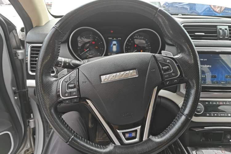 Used Haval H6 Coupe 2015 Blue Label 2.0T Automatic Two-Wheel Drive Prestige Model Steering Wheel