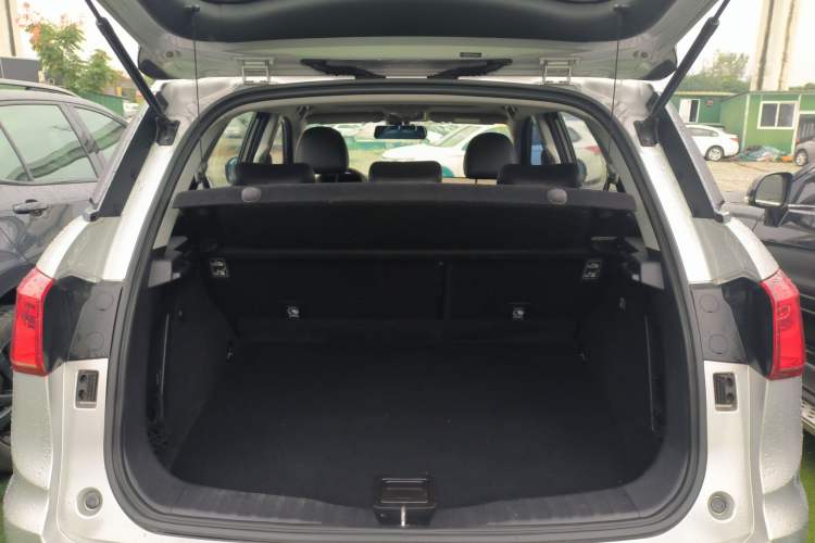 Used Haval H6 Coupe 2015 Blue Label 2.0T Automatic Two-Wheel Drive Elite Model Trunk