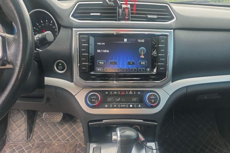 Used Haval H6 Coupe 2015 Blue Label 2.0T Automatic Two-Wheel Drive Elite Model Audio And AC Panel