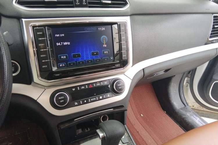 Used Haval H6 Coupe 2015 Blue Label 2.0T Automatic Two-Wheel Drive Prestige Model Audio And AC Panel