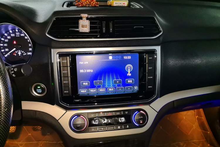 Used Haval H6 Coupe 2015 Blue-Label Facelift 2.0T Manual Two-Wheel Drive Urban Version Audio And AC Panel