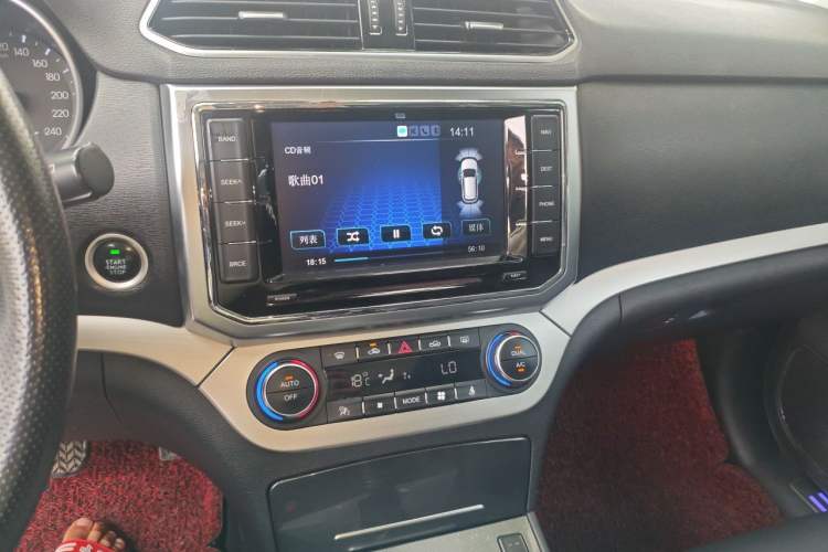 Used Haval H6 Coupe 2015 Blue Label 2.0T Automatic Two-Wheel Drive Prestige Model Audio And AC Panel