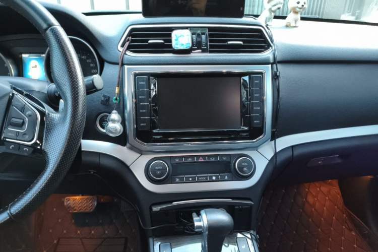Used Haval H6 Coupe 2015 Blue Label 2.0T Automatic Two-Wheel Drive Elite Model Audio And AC Panel