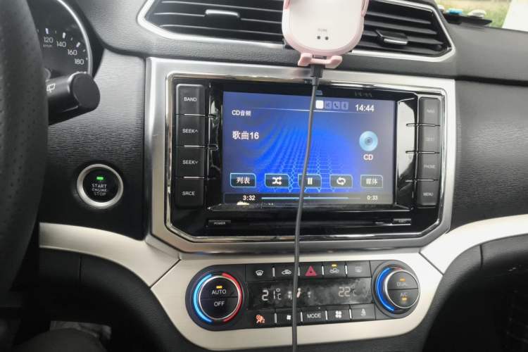 Used Haval H6 Coupe 2015 Blue Label 2.0T Manual Two-Wheel-Drive Elite Model Audio And AC Panel