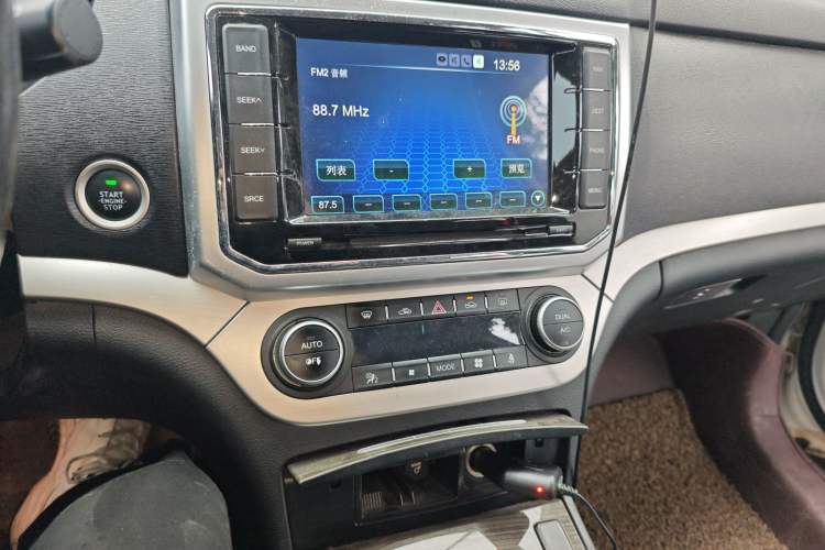 Used Haval H6 Coupe 2015 Blue-Label Facelift 2.0T Manual Two-Wheel Drive Urban Version Audio And AC Panel