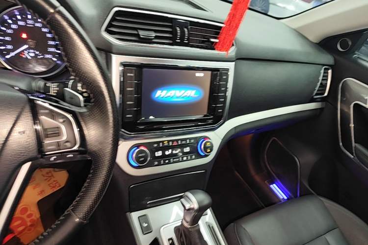 Used Haval H6 Coupe 2015 Blue Label 2.0T Automatic Two-Wheel Drive Elite Model Audio And AC Panel