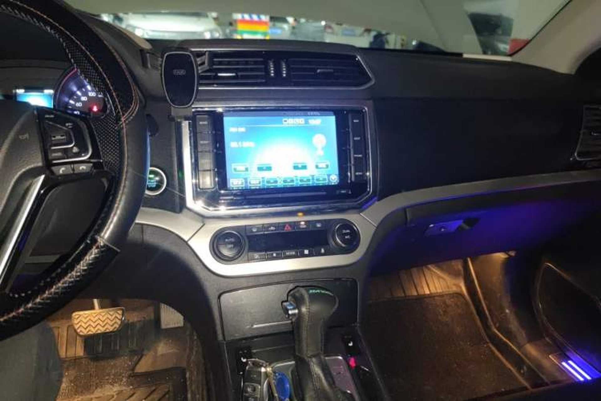 Used Haval H6 Coupe 2015 Blue Label 2.0T Automatic Two-Wheel Drive Prestige Model Audio And AC Panel
