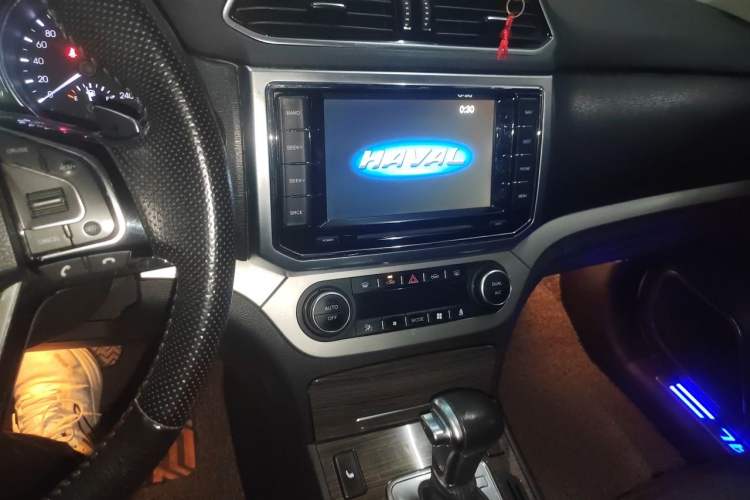 Used Haval H6 Coupe 2015 Blue Label 2.0T Automatic Two-Wheel Drive Prestige Model Audio And AC Panel