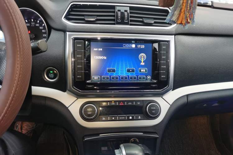 Used Haval H6 Coupe 2015 Blue Label 2.0T Automatic Two-Wheel Drive Elite Model Audio And AC Panel