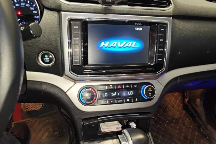 Used Haval H6 Coupe 2015 Blue Label 2.0T Automatic Two-Wheel Drive Elite Model Audio And AC Panel