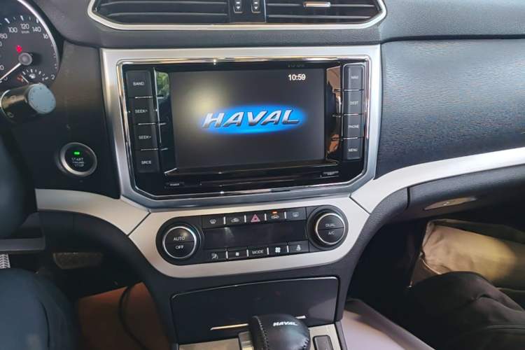Used Haval H6 Coupe 2015 Blue Label 2.0T Automatic Two-Wheel Drive Prestige Model Audio And AC Panel