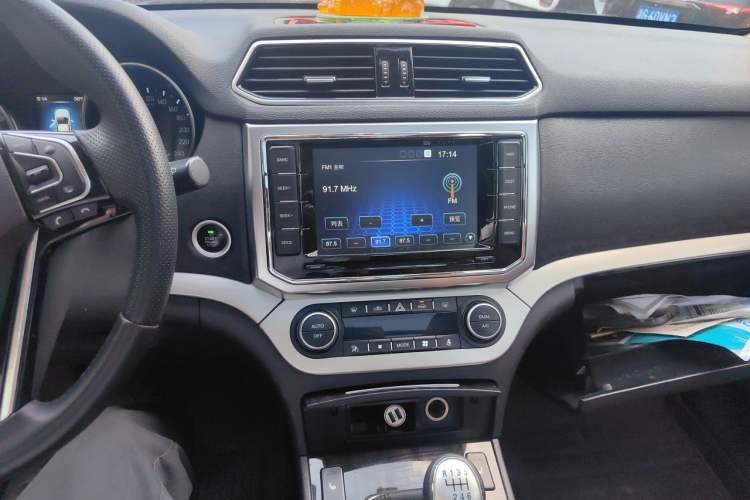 Used Haval H6 Coupe 2015 Blue-Label 2.0T Manual Two-Wheel Drive Prestige Model Audio And AC Panel
