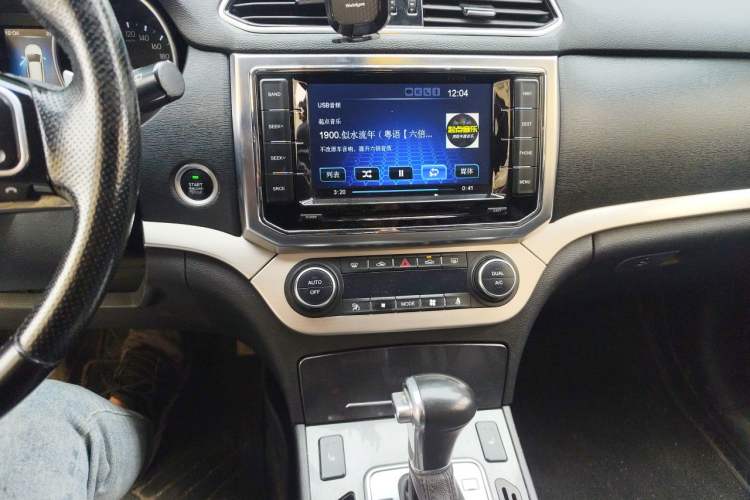 Used Haval H6 Coupe 2015 Blue Label 2.0T Automatic Two-Wheel Drive Elite Model Audio And AC Panel