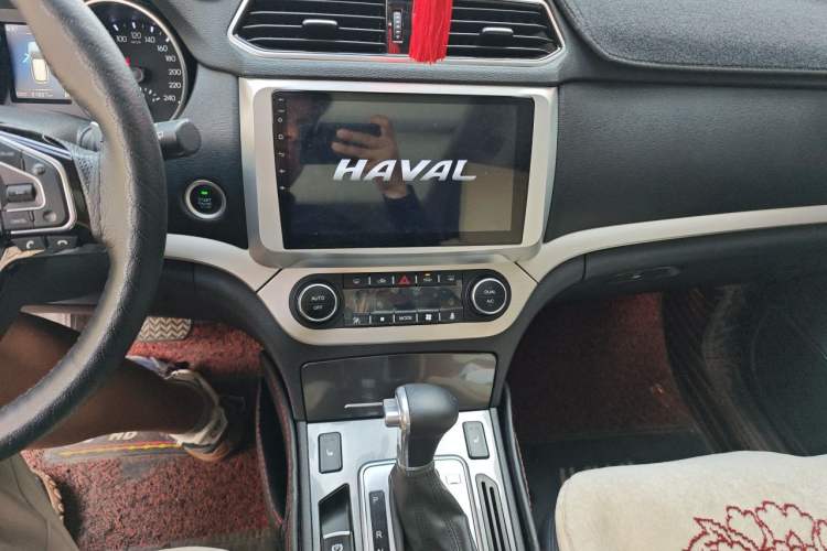 Used Haval H6 Coupe 2015 Blue Label 2.0T Automatic Two-Wheel Drive Prestige Model Audio And AC Panel
