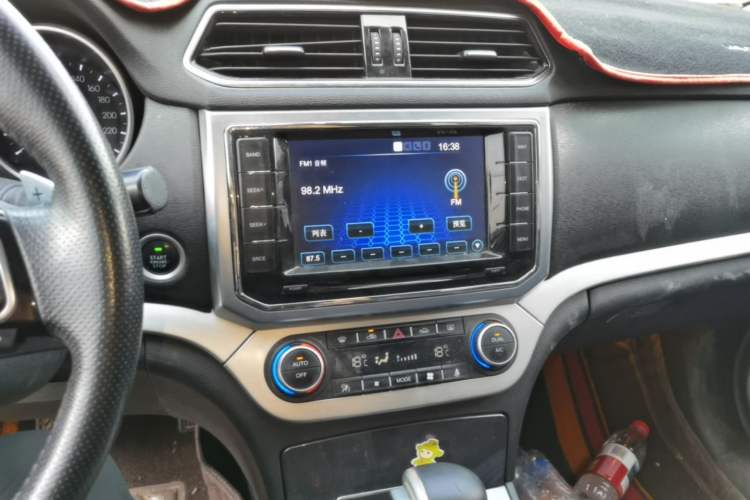 Used Haval H6 Coupe 2015 Blue Label 2.0T Automatic Two-Wheel Drive Elite Model Audio And AC Panel