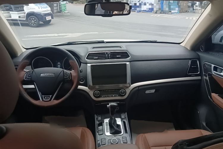 Used Haval H6 Coupe 2015 Blue Label 2.0T Automatic Two-Wheel Drive Prestige Model Center Console