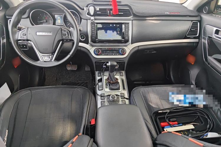 Used Haval H6 Coupe 2015 Blue Label 2.0T Automatic Two-Wheel Drive Elite Model Center Console