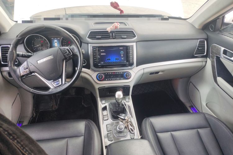Used Haval H6 Coupe 2015 Blue-Label 2.0T Manual Two-Wheel Drive Prestige Model Center Console