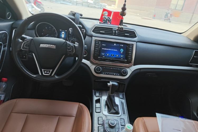 Used Haval H6 Coupe 2015 Blue Label 2.0T Automatic Two-Wheel Drive Elite Model Center Console