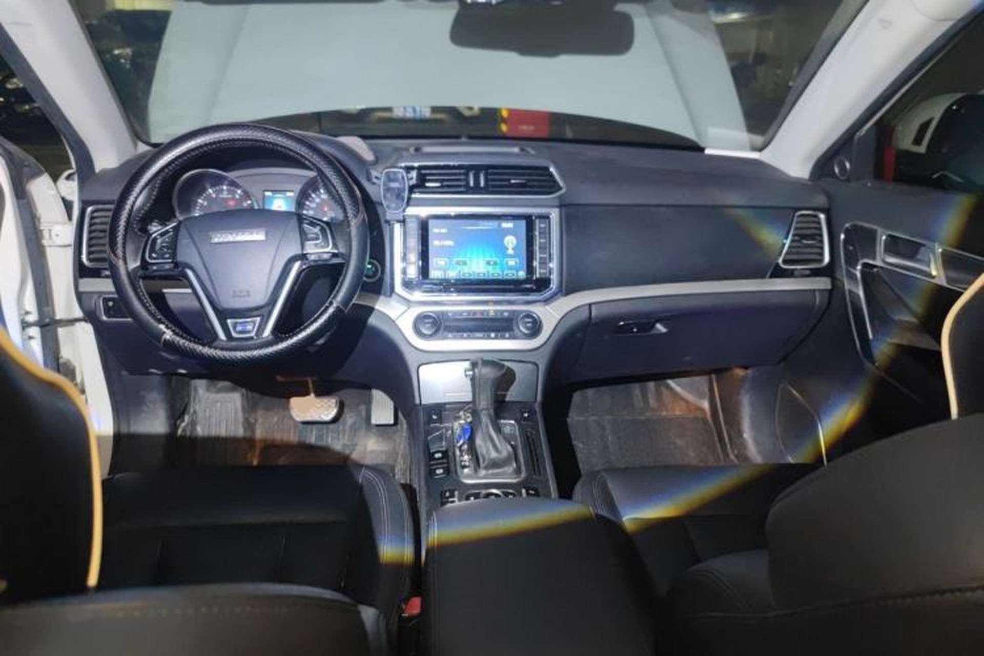 Used Haval H6 Coupe 2015 Blue Label 2.0T Automatic Two-Wheel Drive Prestige Model Center Console