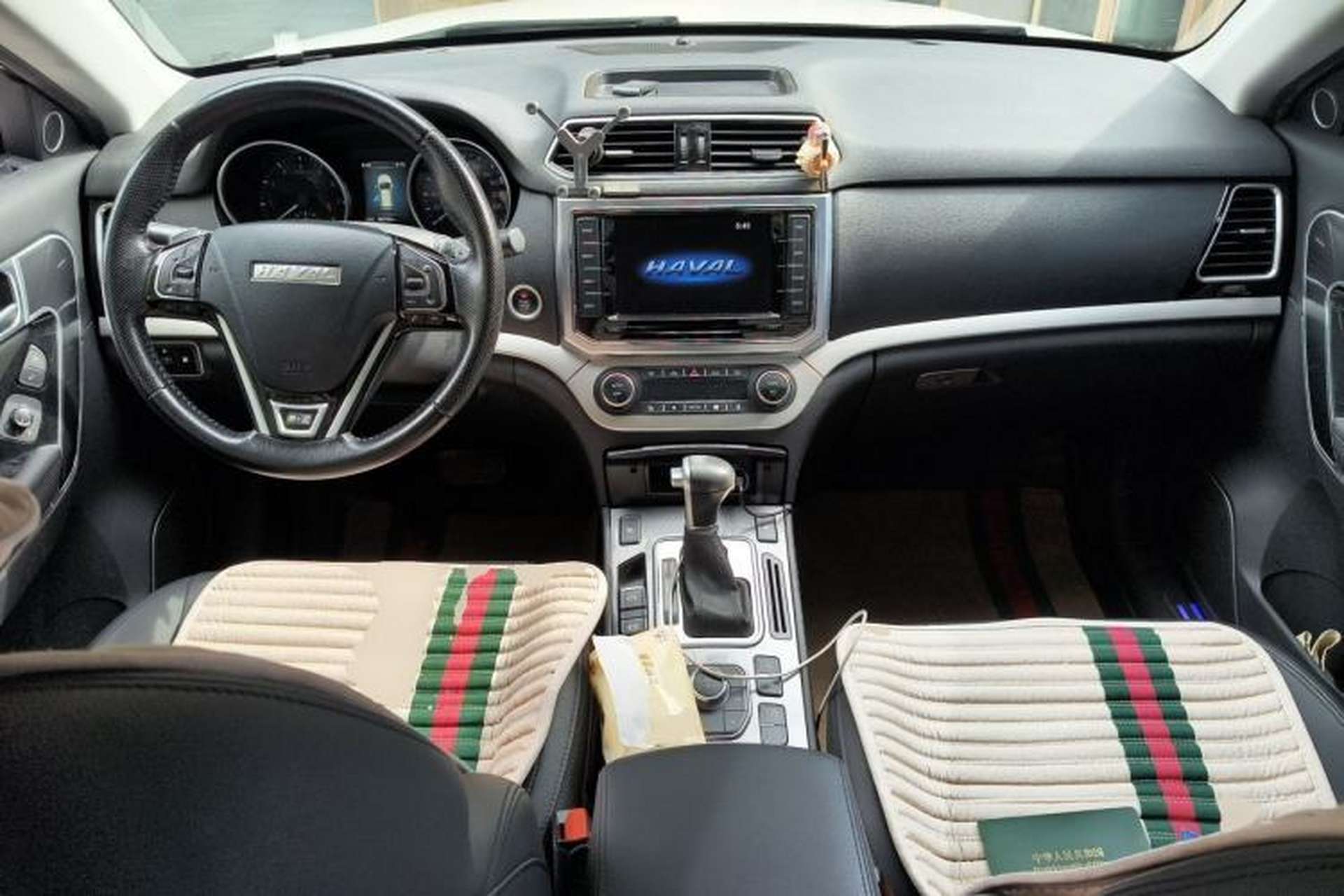 Used Haval H6 Coupe 2015 Blue Label 2.0T Automatic Two-Wheel Drive Elite Model Center Console