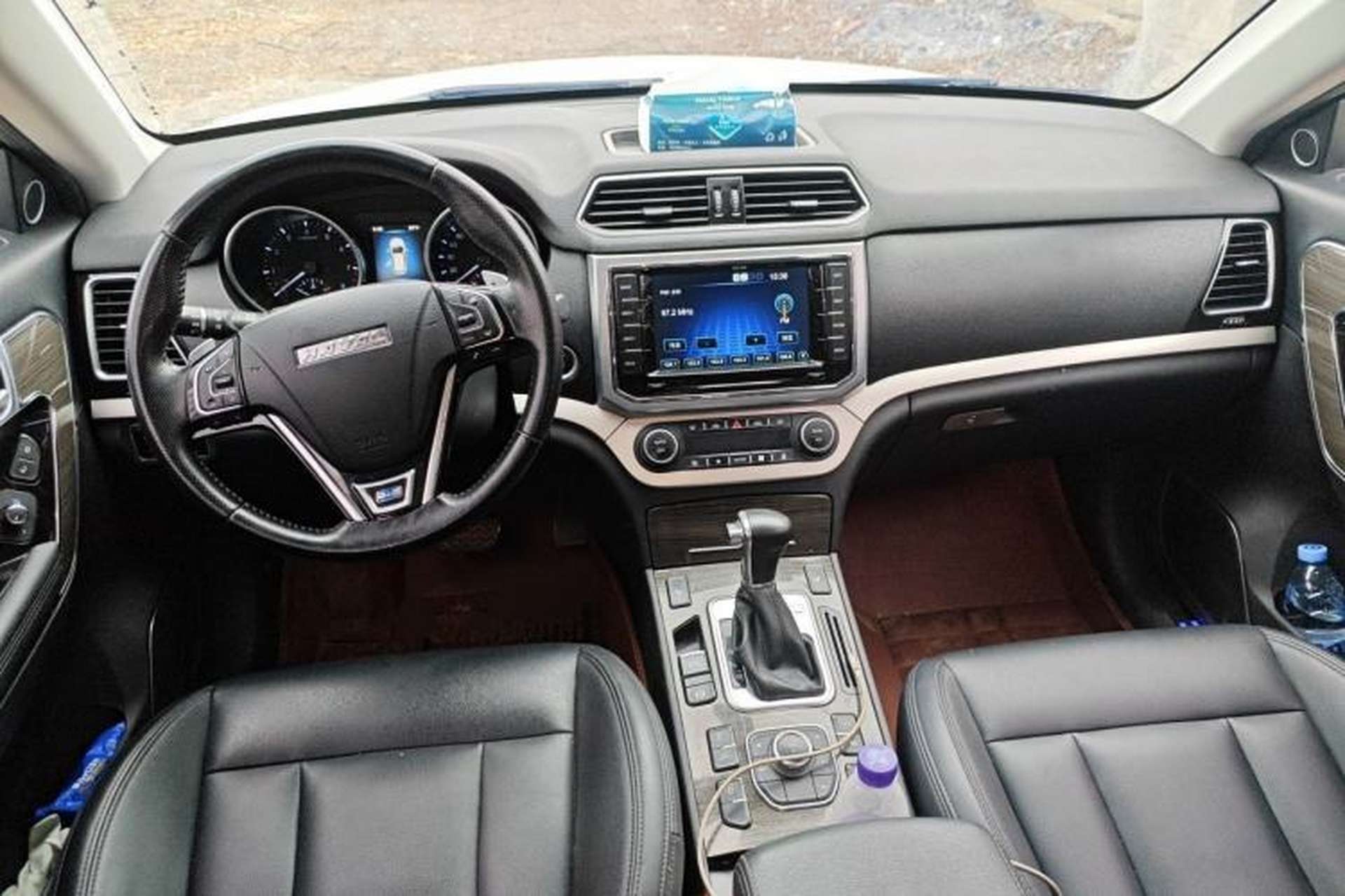 Used Haval H6 Coupe 2015 Blue Label 2.0T Automatic Two-Wheel Drive Prestige Model Center Console