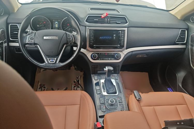 Used Haval H6 Coupe 2015 Blue Label 2.0T Automatic Two-Wheel Drive Prestige Model Center Console