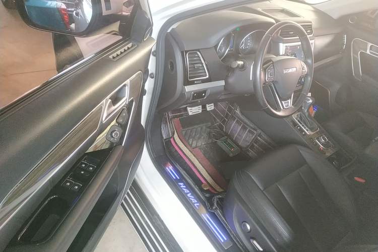 Used Haval H6 Coupe 2015 Blue Label 2.0T Automatic Two-Wheel Drive Prestige Model Driver Seat