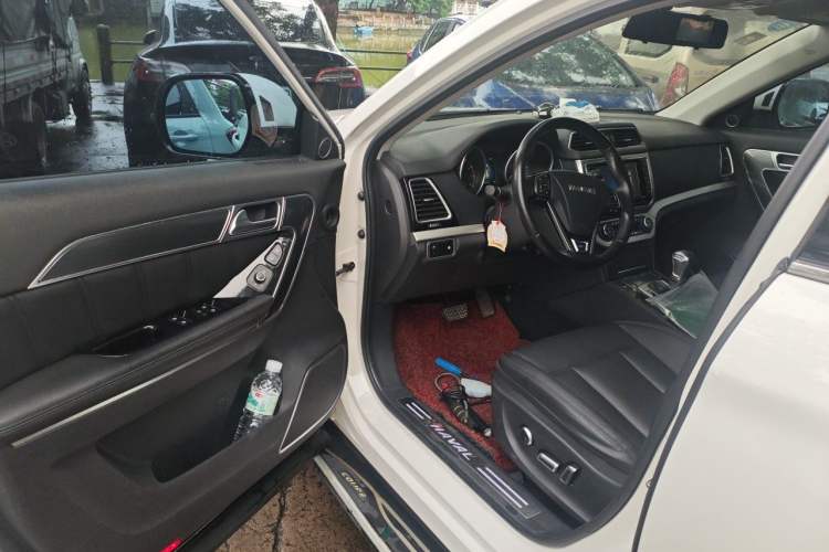 Used Haval H6 Coupe 2015 Blue Label 2.0T Automatic Two-Wheel Drive Prestige Model Driver Seat
