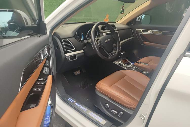 Used Haval H6 Coupe 2015 Blue Label 2.0T Automatic Two-Wheel Drive Prestige Model Driver Seat