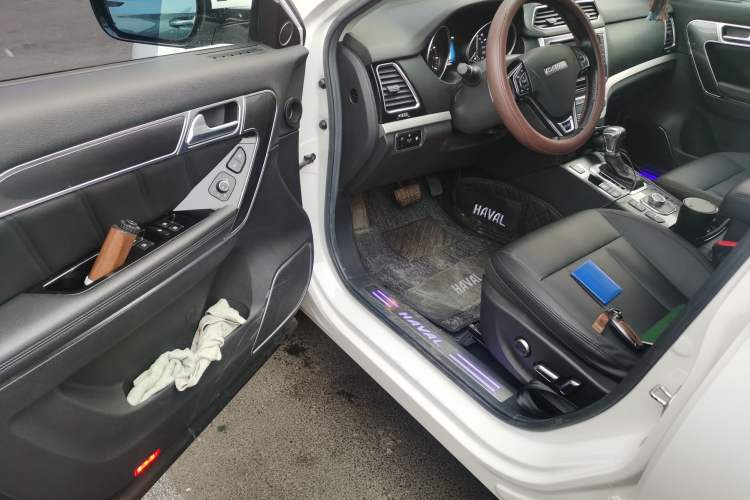 Used Haval H6 Coupe 2015 Blue Label 2.0T Automatic Two-Wheel Drive Elite Model Driver Seat