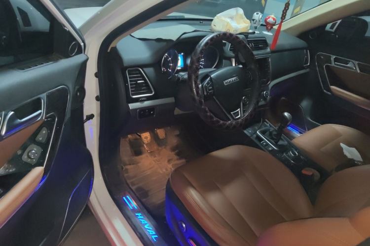 Used Haval H6 Coupe 2015 Blue Label 2.0T Manual Two-Wheel Drive Urban Model Driver Seat