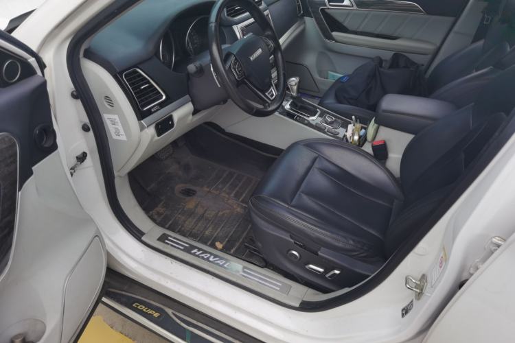Used Haval H6 Coupe 2015 Blue Label 2.0T Automatic Two-Wheel Drive Prestige Model Driver Seat