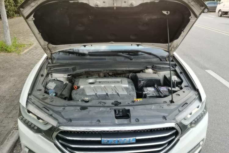 Used Haval H6 Coupe 2015 Blue Label 2.0T Manual Two-Wheel-Drive Elite Model Engine Bay