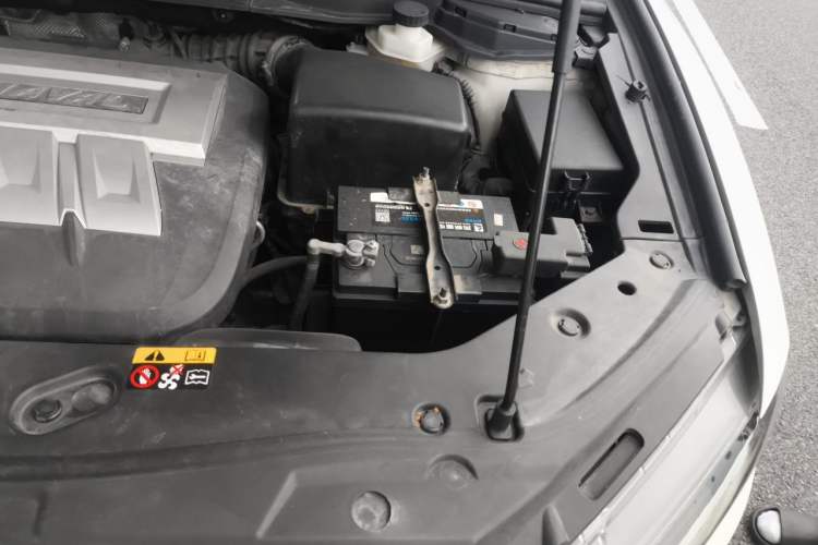 Used Haval H6 Coupe 2015 Blue Label 2.0T Manual Two-Wheel-Drive Elite Model Engine Bay Left