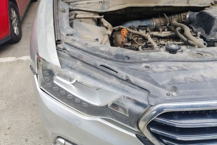 Used Haval H6 Coupe 2015 Blue Label 2.0T Manual Two-Wheel-Drive Elite Model Engine Bay Right