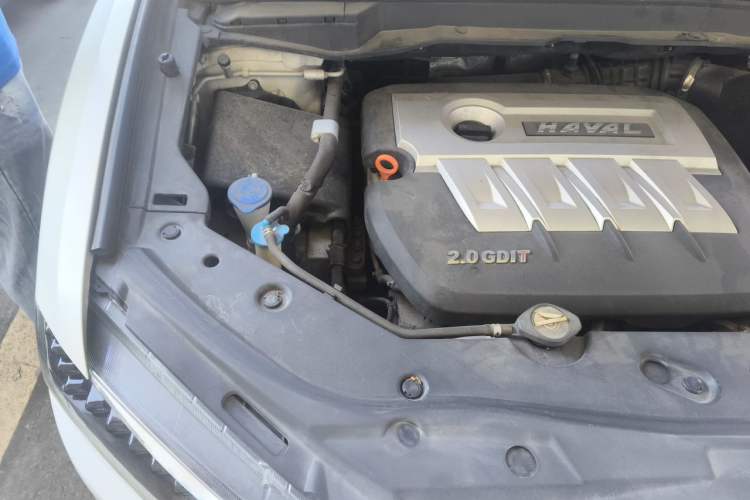 Used Haval H6 Coupe 2015 Blue Label 2.0T Automatic Two-Wheel Drive Elite Model Engine Bay Right