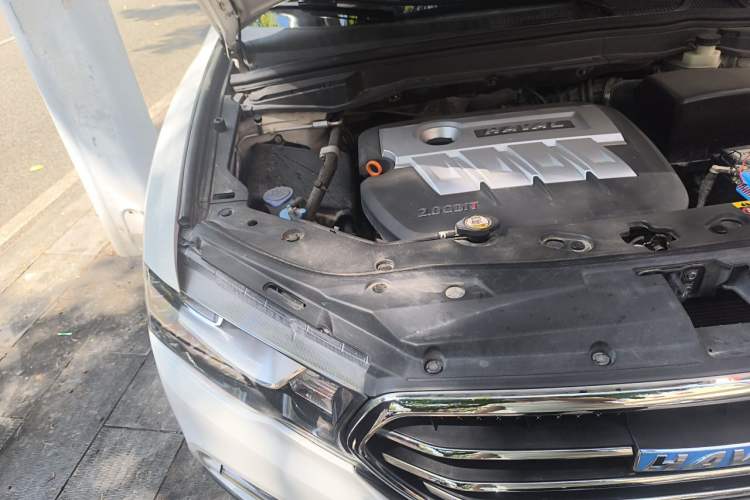 Used Haval H6 Coupe 2015 Blue Label 2.0T Automatic Two-Wheel Drive Prestige Model Engine Bay Right