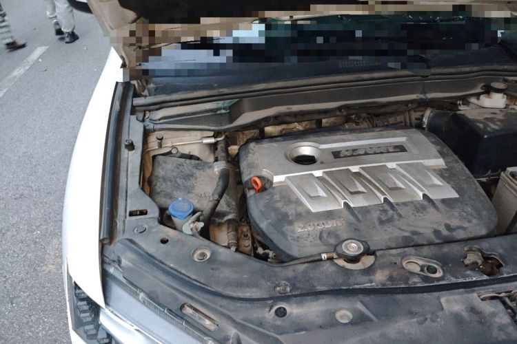Used Haval H6 Coupe 2015 Blue Label 2.0T Automatic Two-Wheel Drive Elite Model Engine Bay Right
